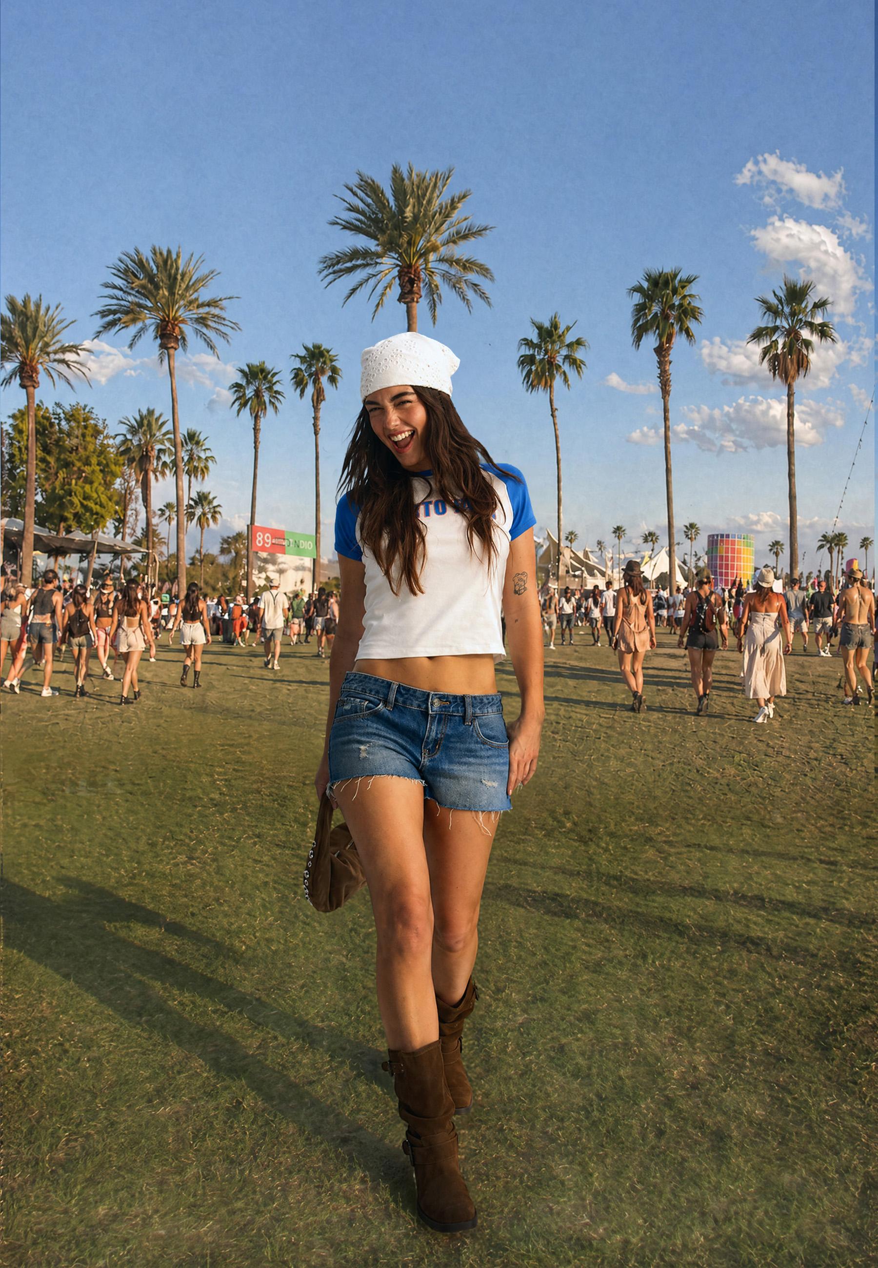 Ripped denim shorts — MEDIUM LIGHT BLUE DENIM