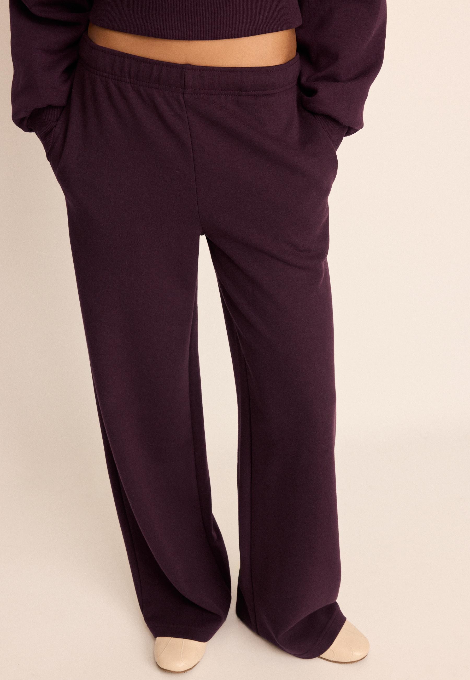 Stradivarius Jogger Παντελόνι Με Φαρδύ Μπαντζάκι Σκούρο Μωβ L