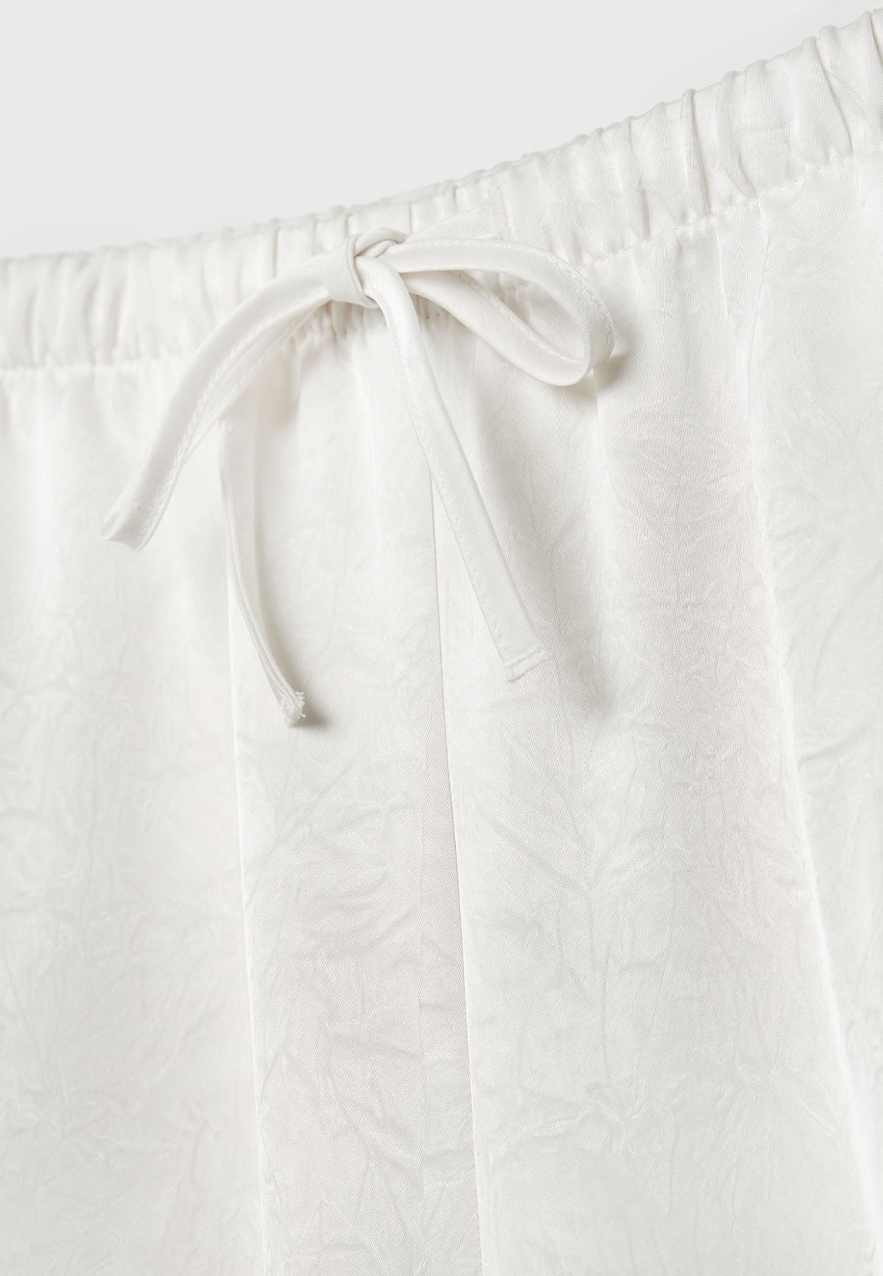 Smart flowing trousers with darts — Vanilla