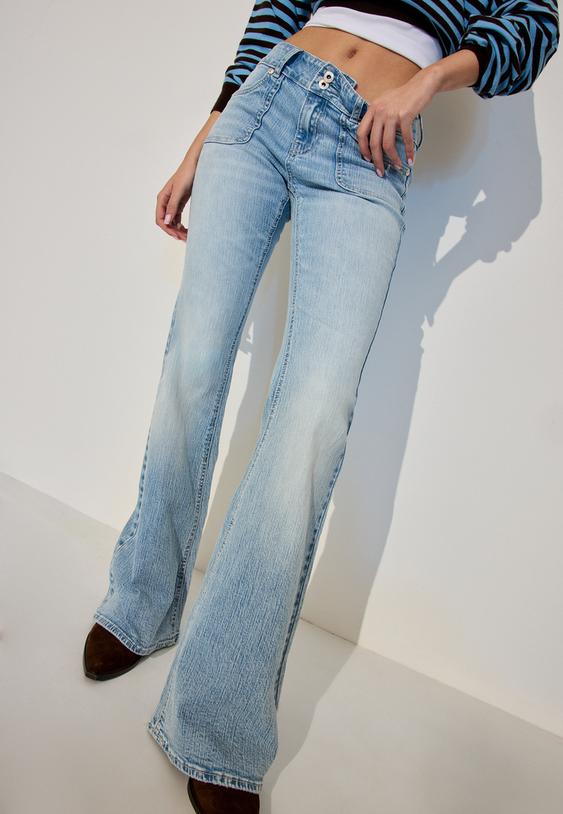 jeans tiro bajo bolsillo con costura