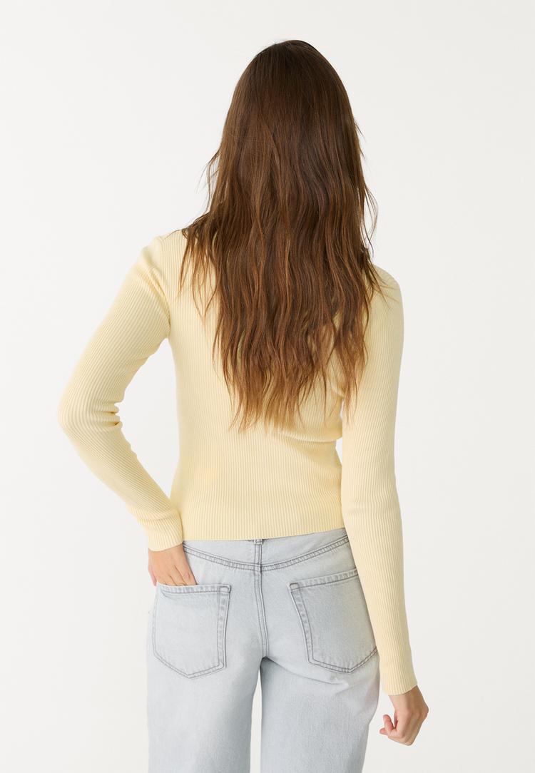 chaqueta de punto canale botones