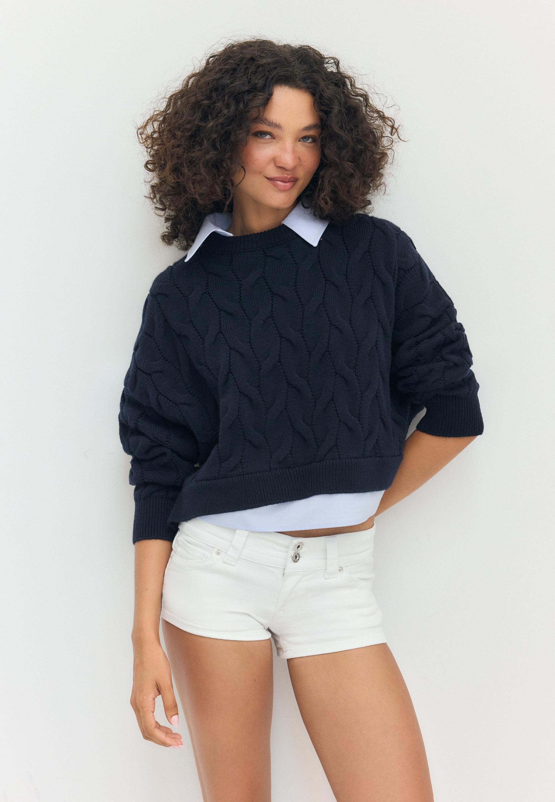Two-fabric knit sweater with detachable collar — Navy blue