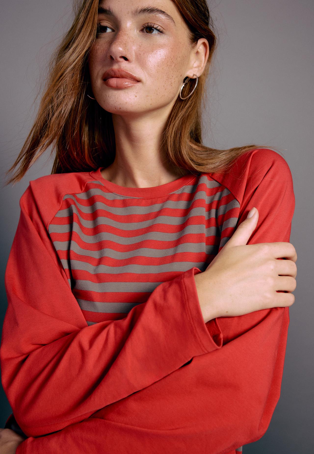 Striped raglan sleeve T-shirt — Red