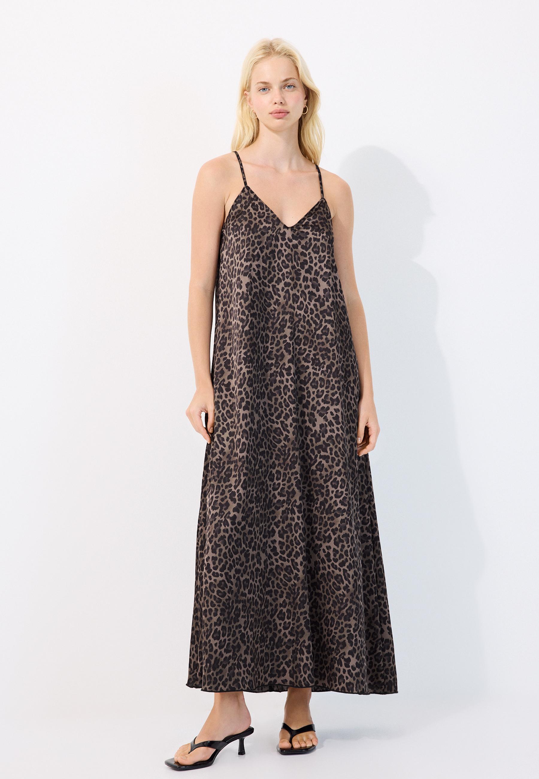 Long flowing satin dress — Mid beige