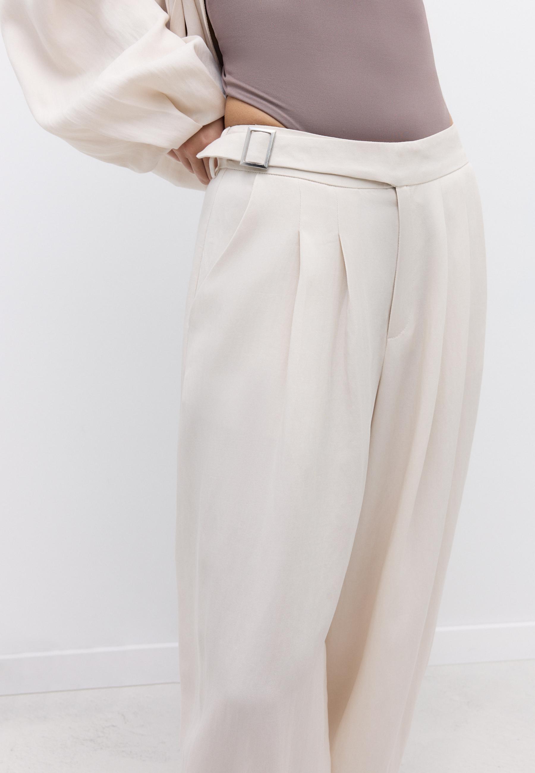 Balloon trousers with buckle — Ecru