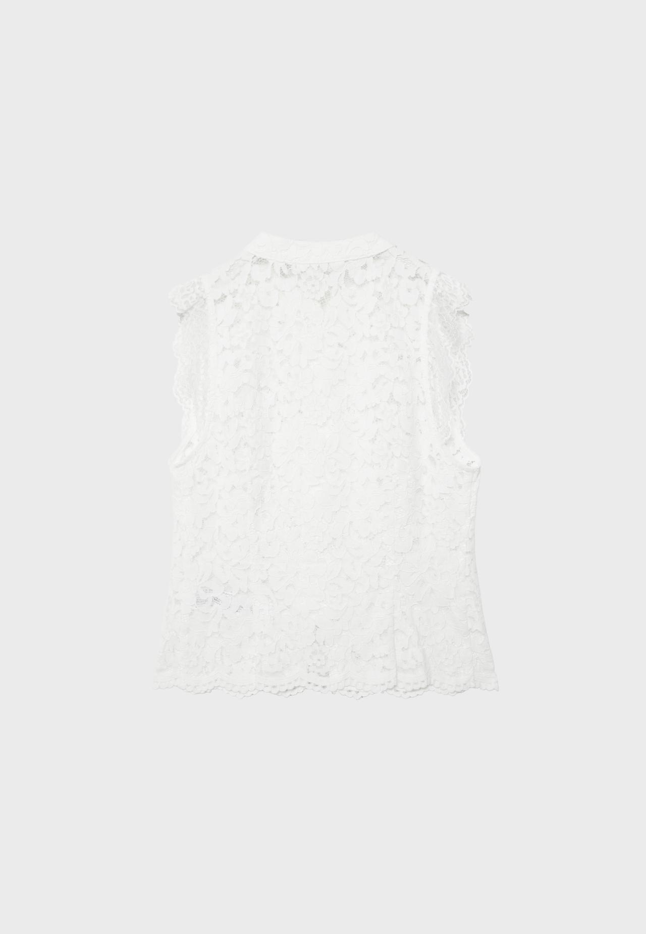 Lace top with toggle — White
