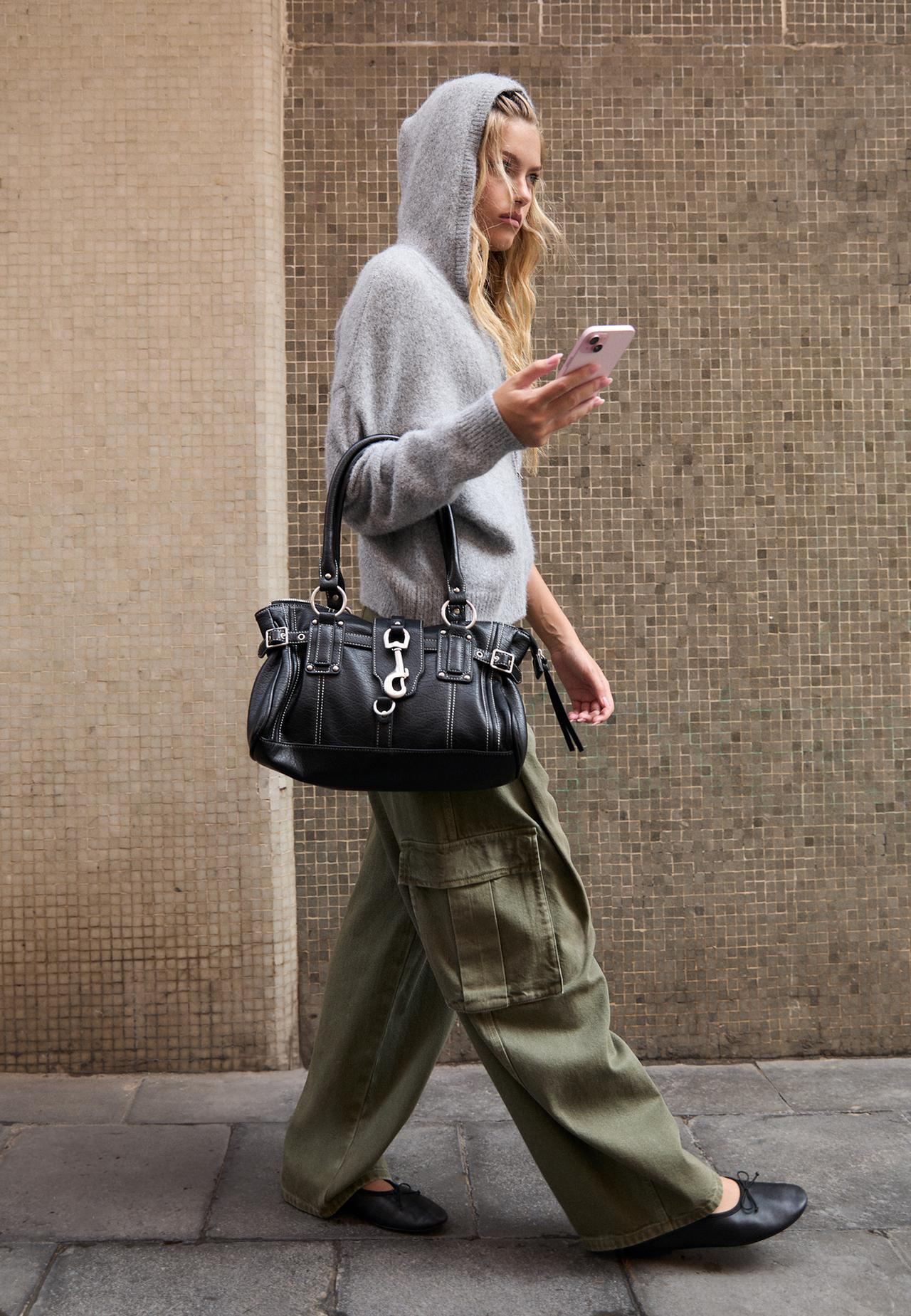 Lobster clasp bag — Black