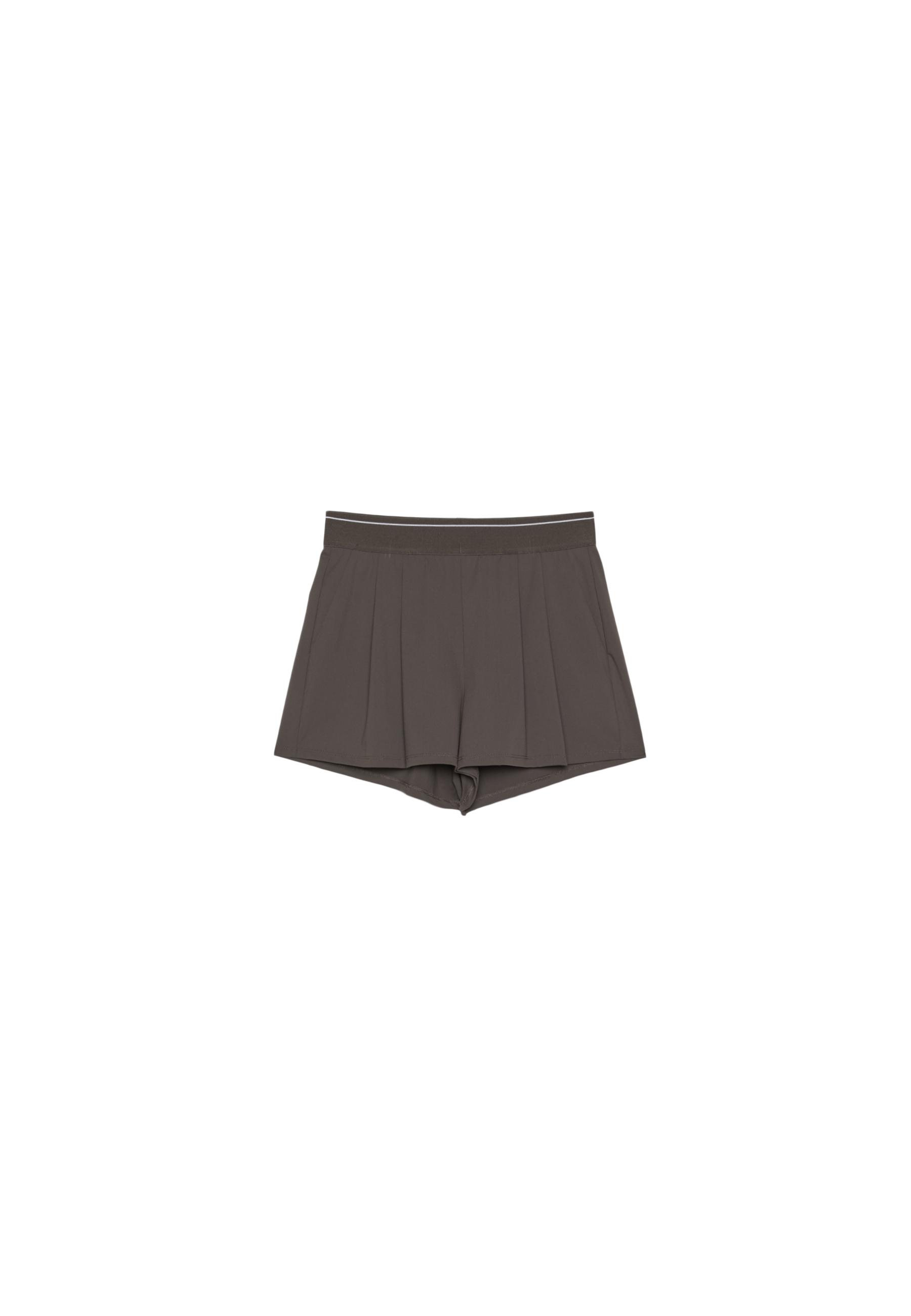 Smart shorts with elasticated waistband — Brown