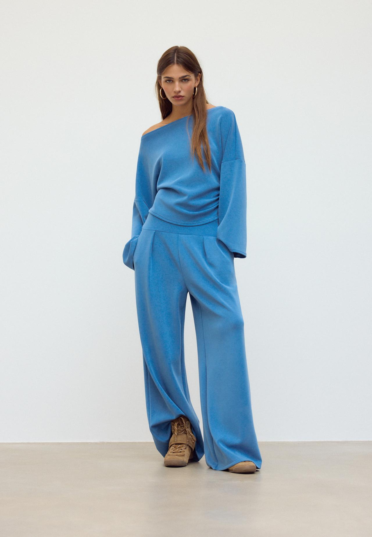 Soft-touch wide-leg pleated trousers — Electric blue