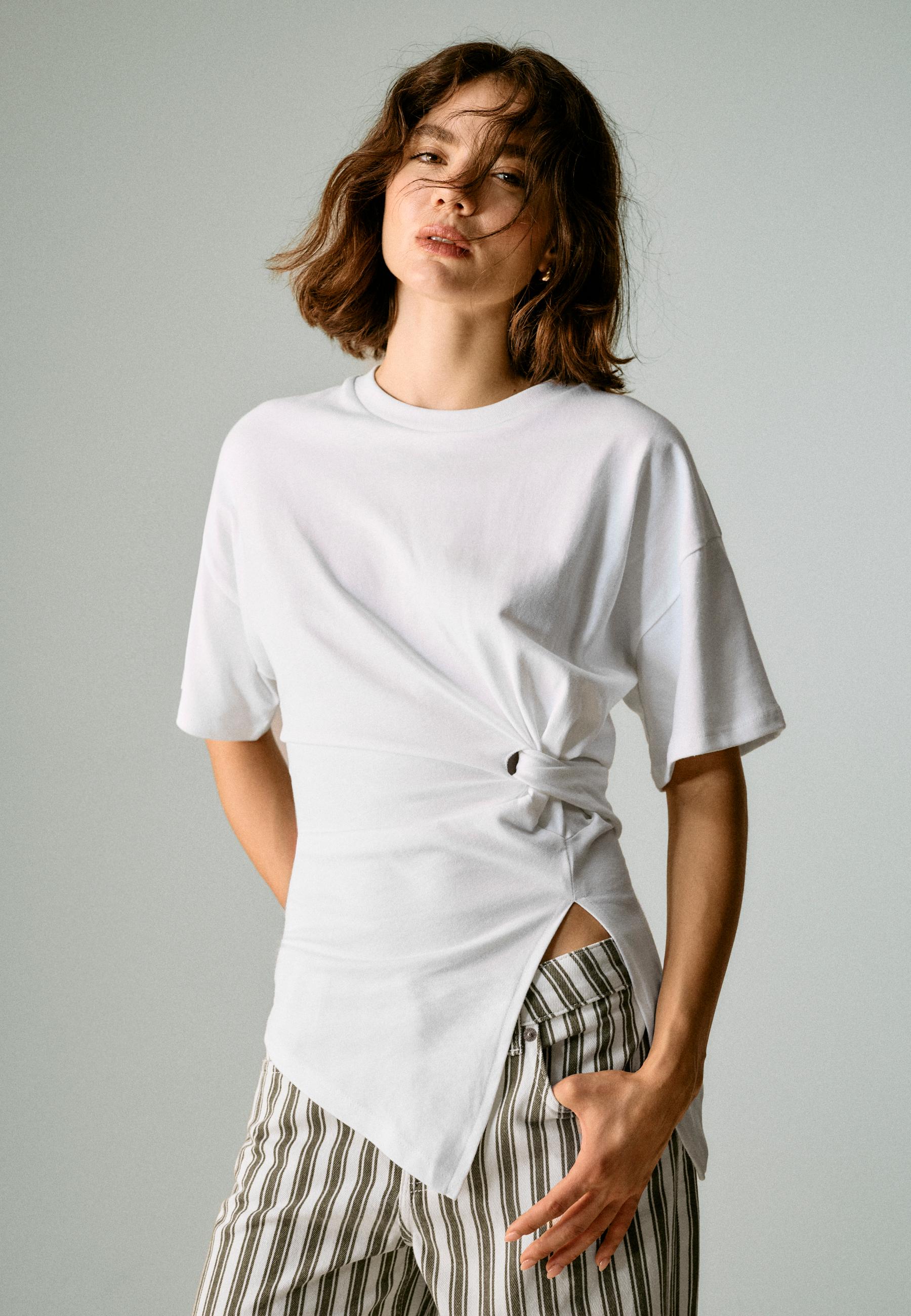 Short sleeve knot-detail T-shirt — Ecru