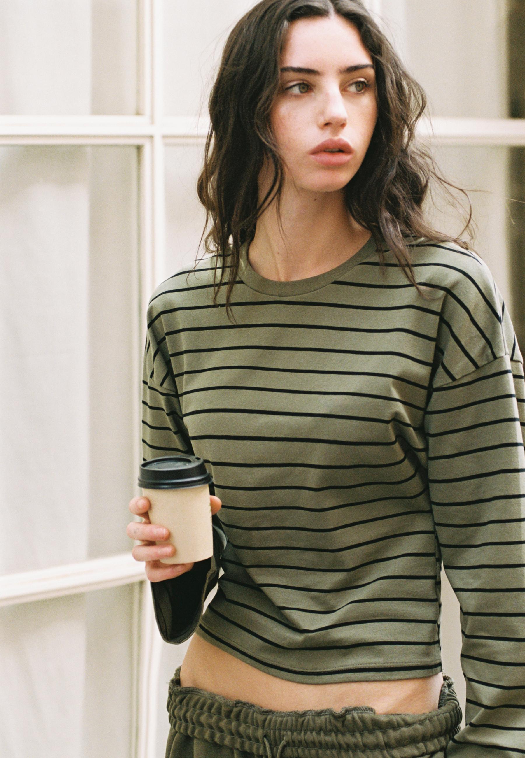 Yarasa kollu t-shirt