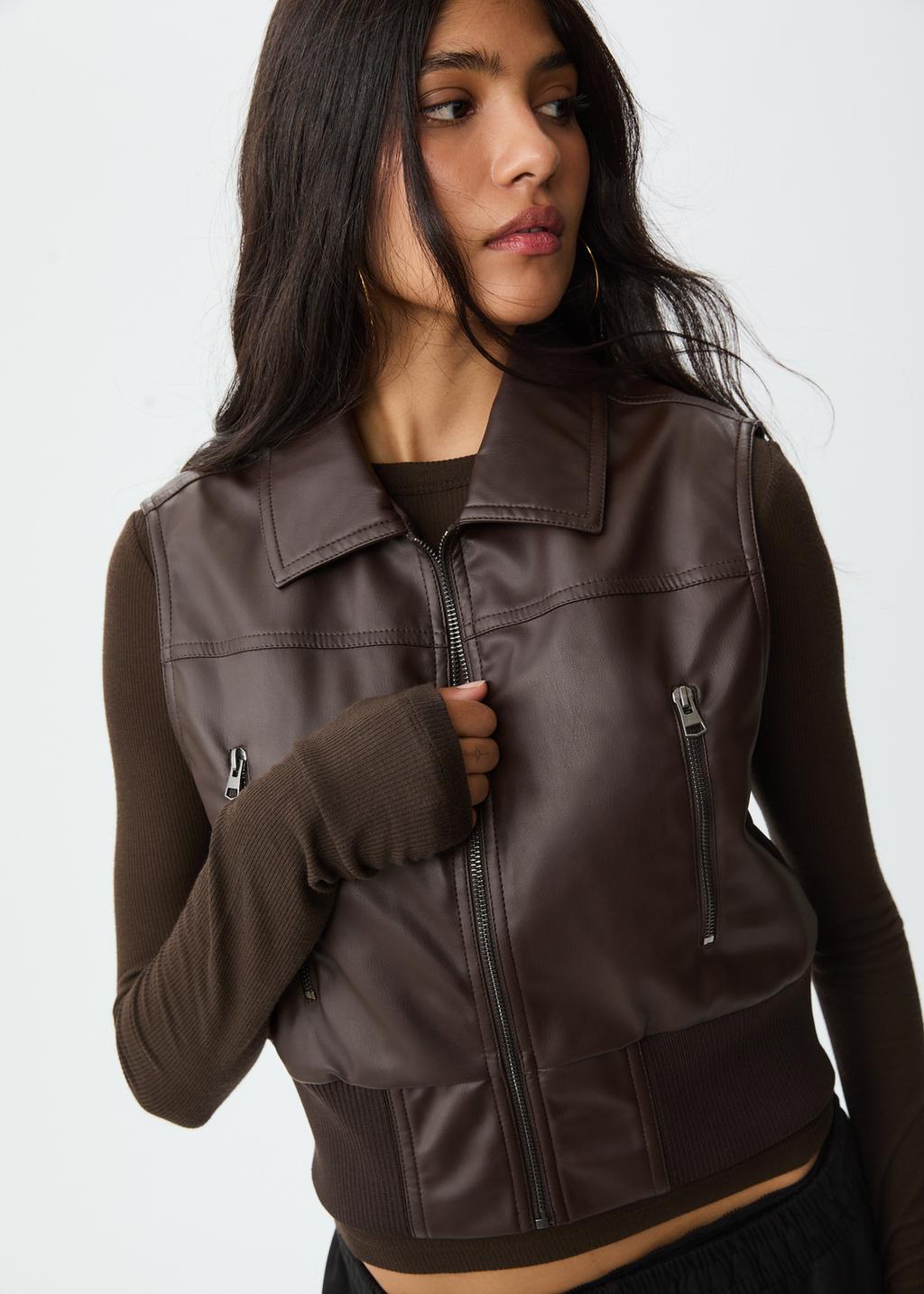 Gilet zippé similicuir