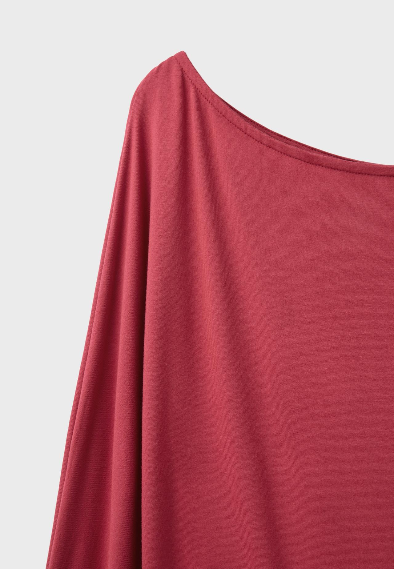 Asymmetric sash-effect top — Dark red
