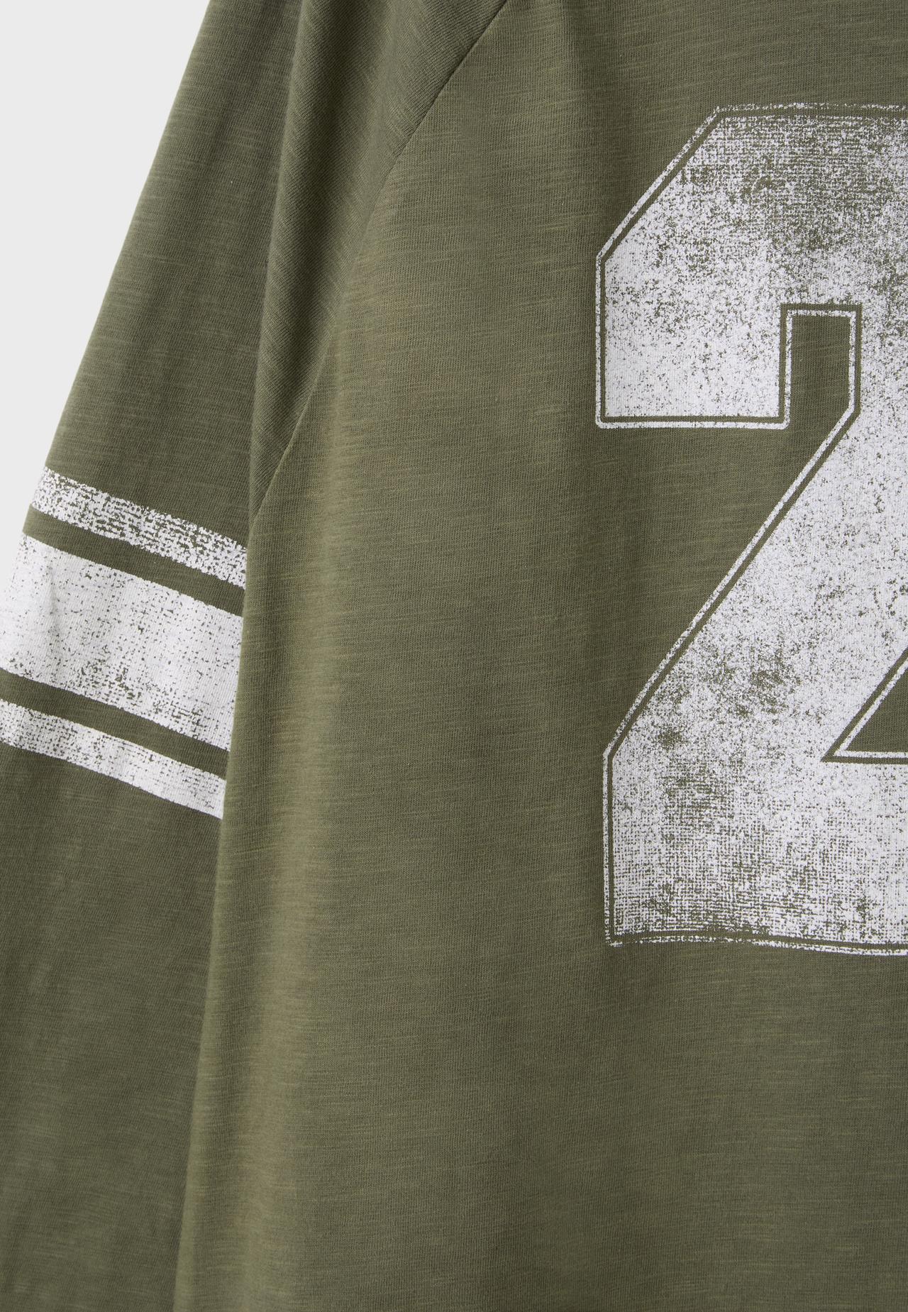 Long sleeve boat neck T-shirt with print — Khaki
