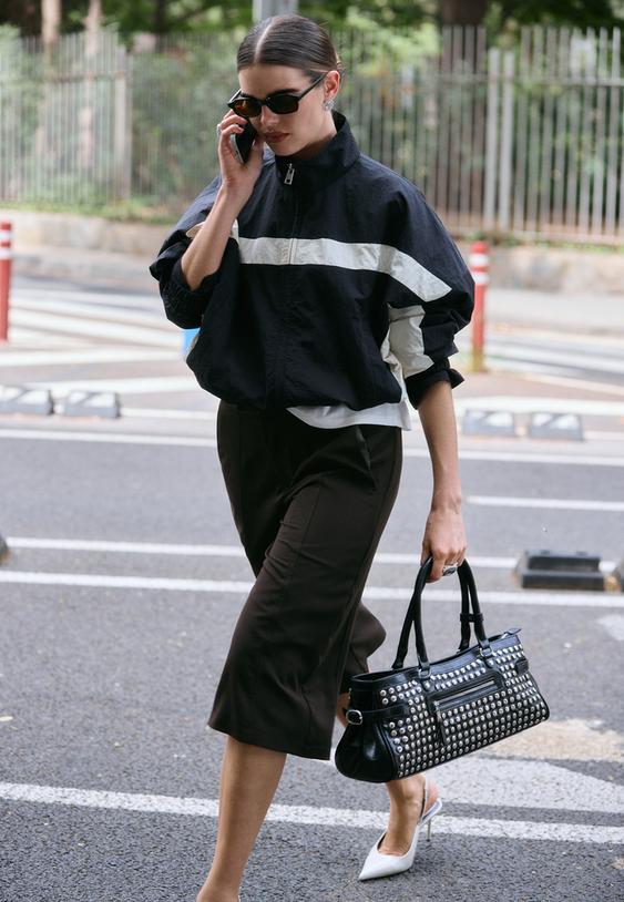 crossedwaist smart bermuda shorts
