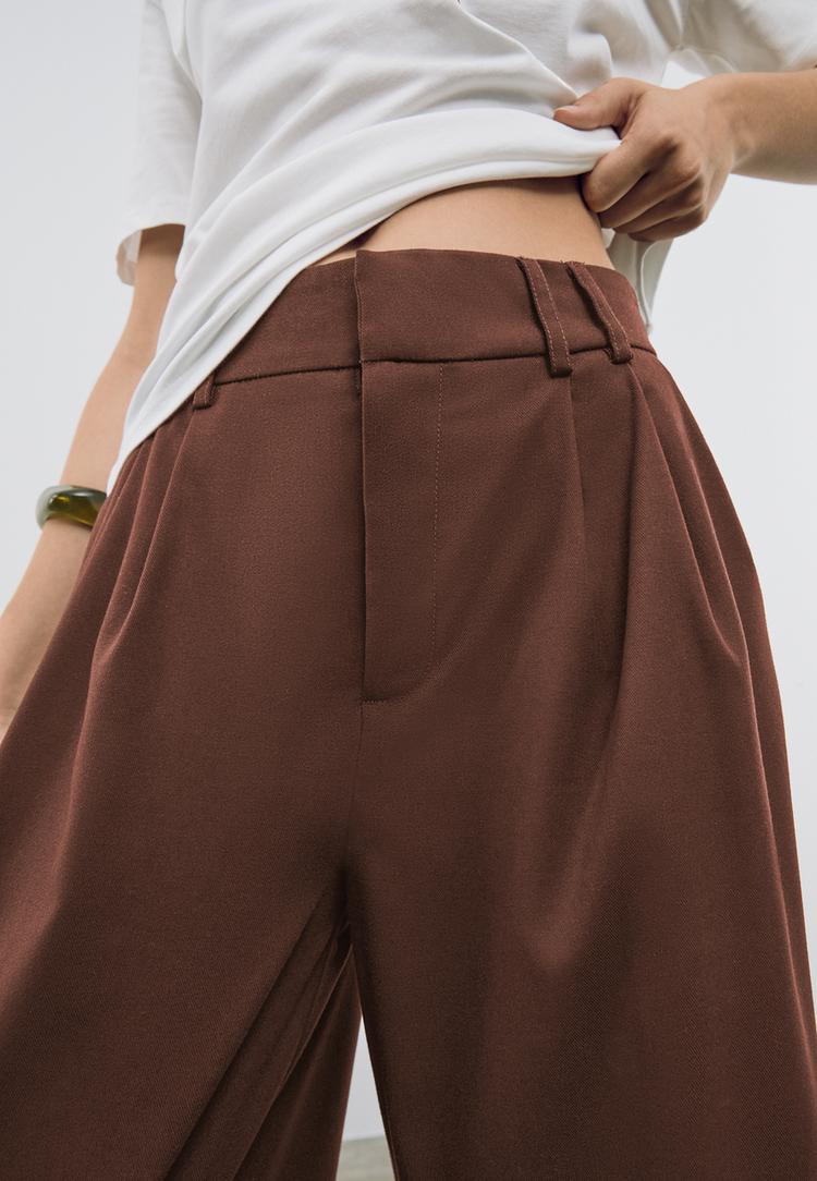 smart bermuda shorts with darts