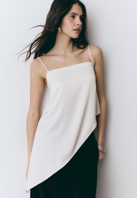 Satenast Top Z Asimetričnim Robom