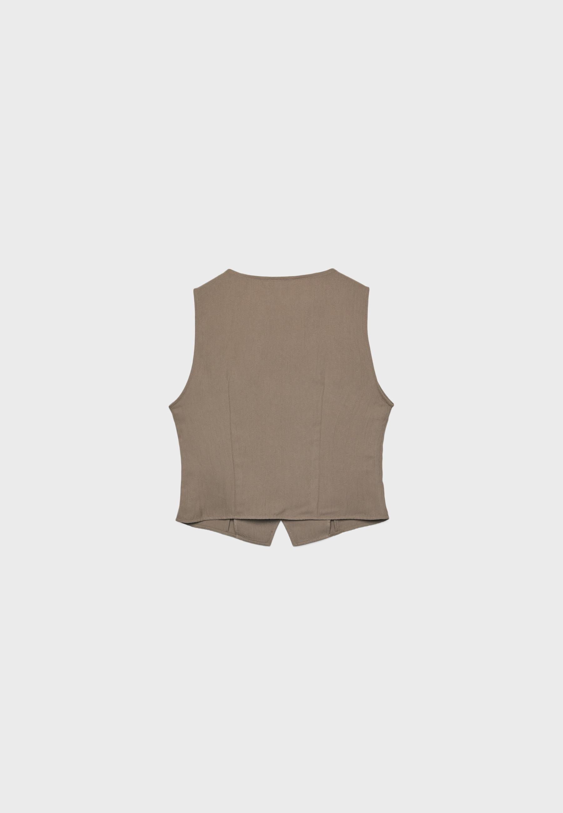 Regular buttoned waistcoat — Pale camel