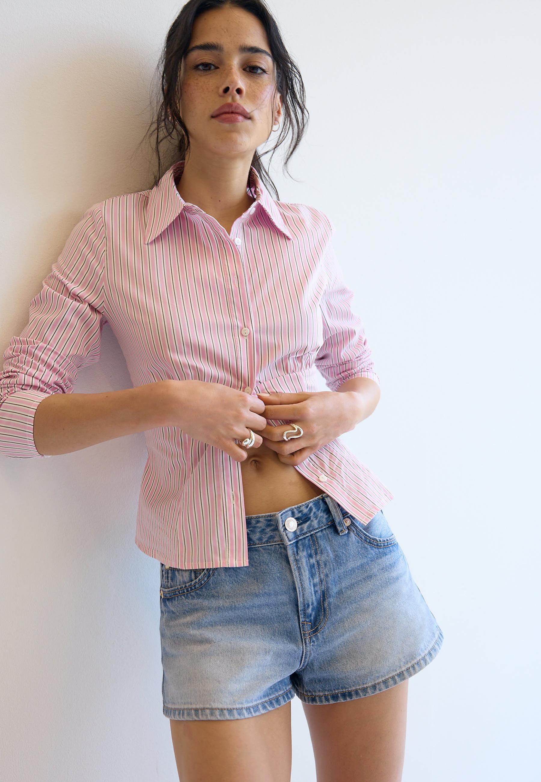 Fitted shirt with underbust seam — Pastel pink
