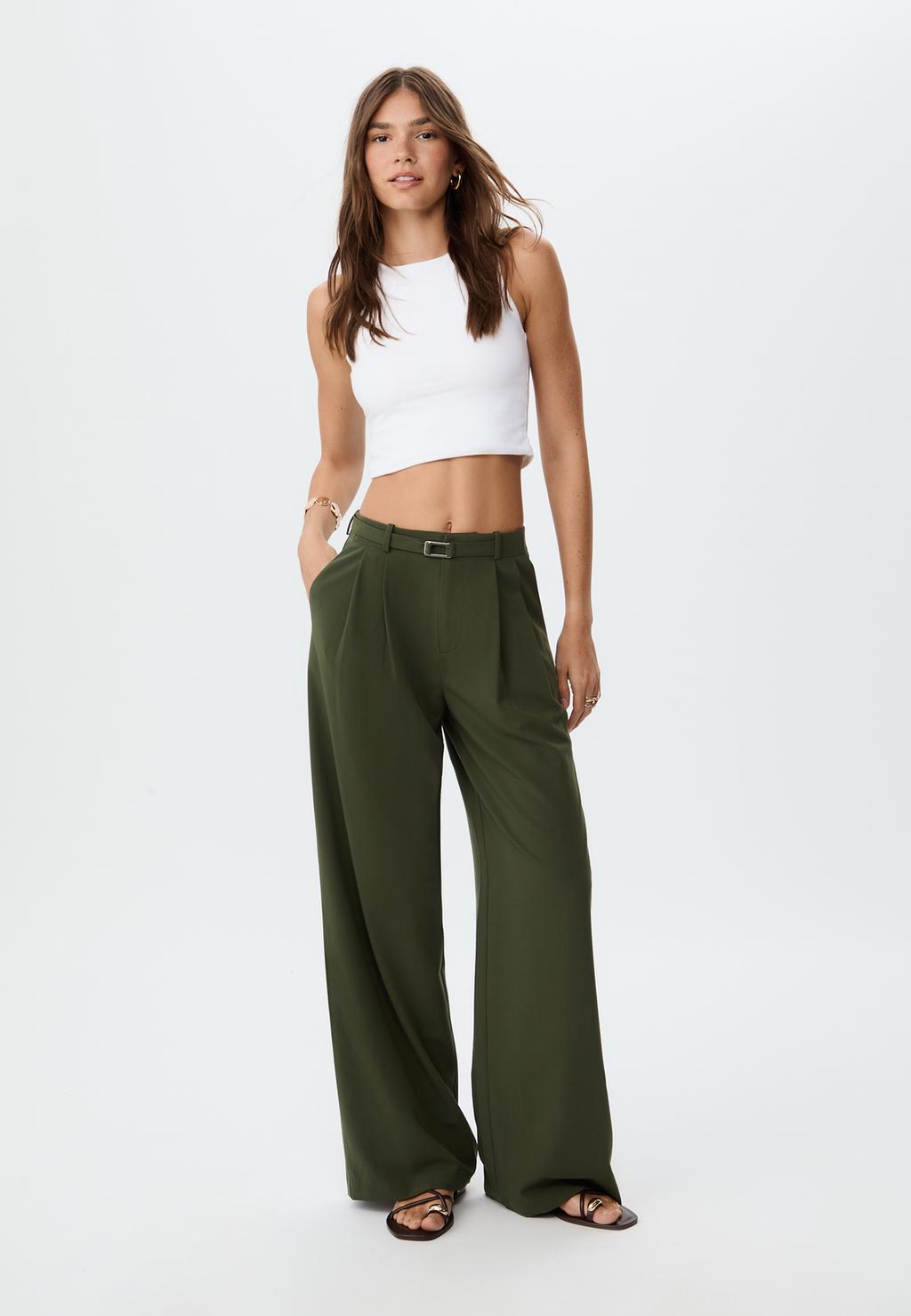 Pantalón vestir ancho detalle hebilla