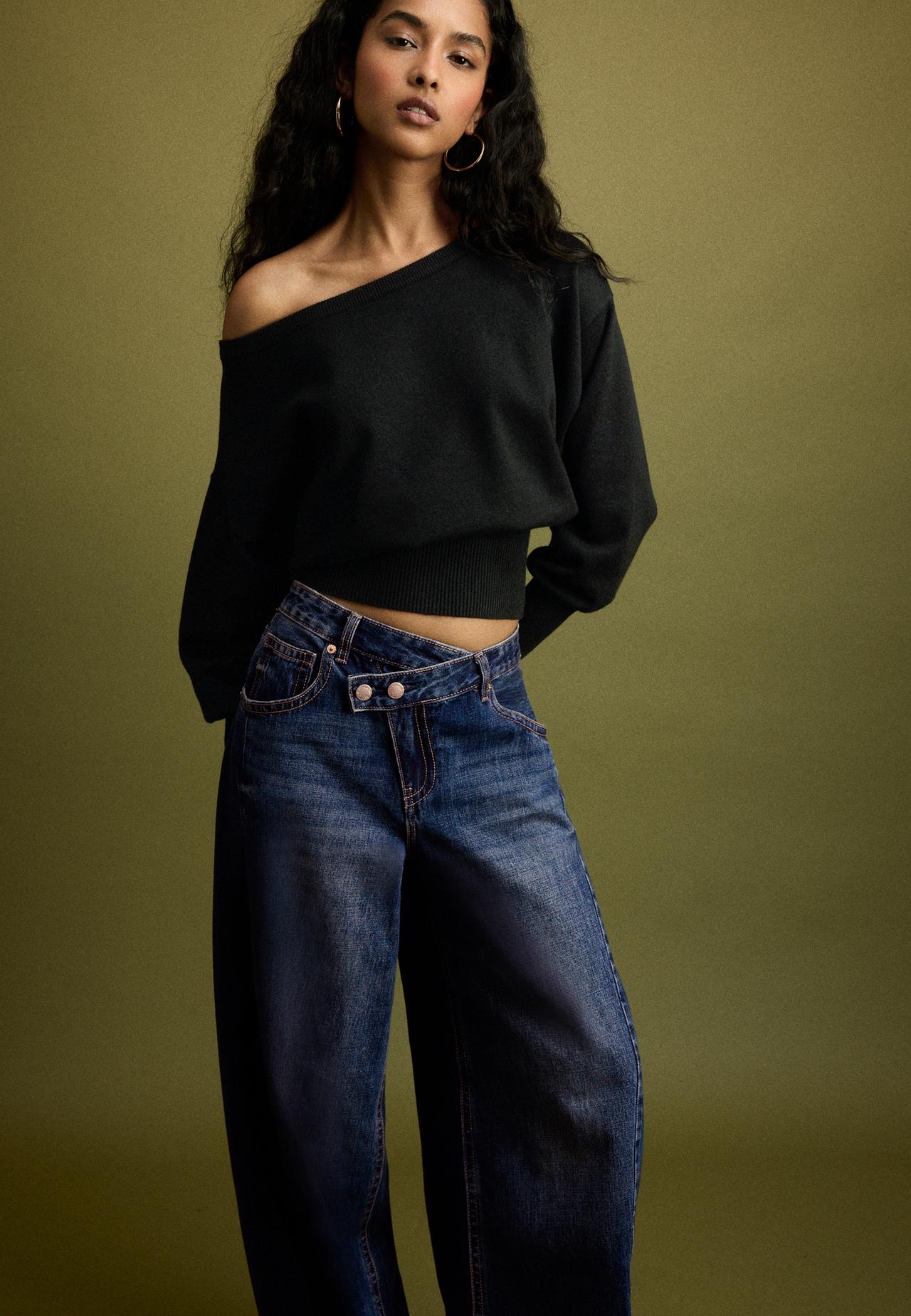 Asymmetric ribbed hem knit jumper — Black