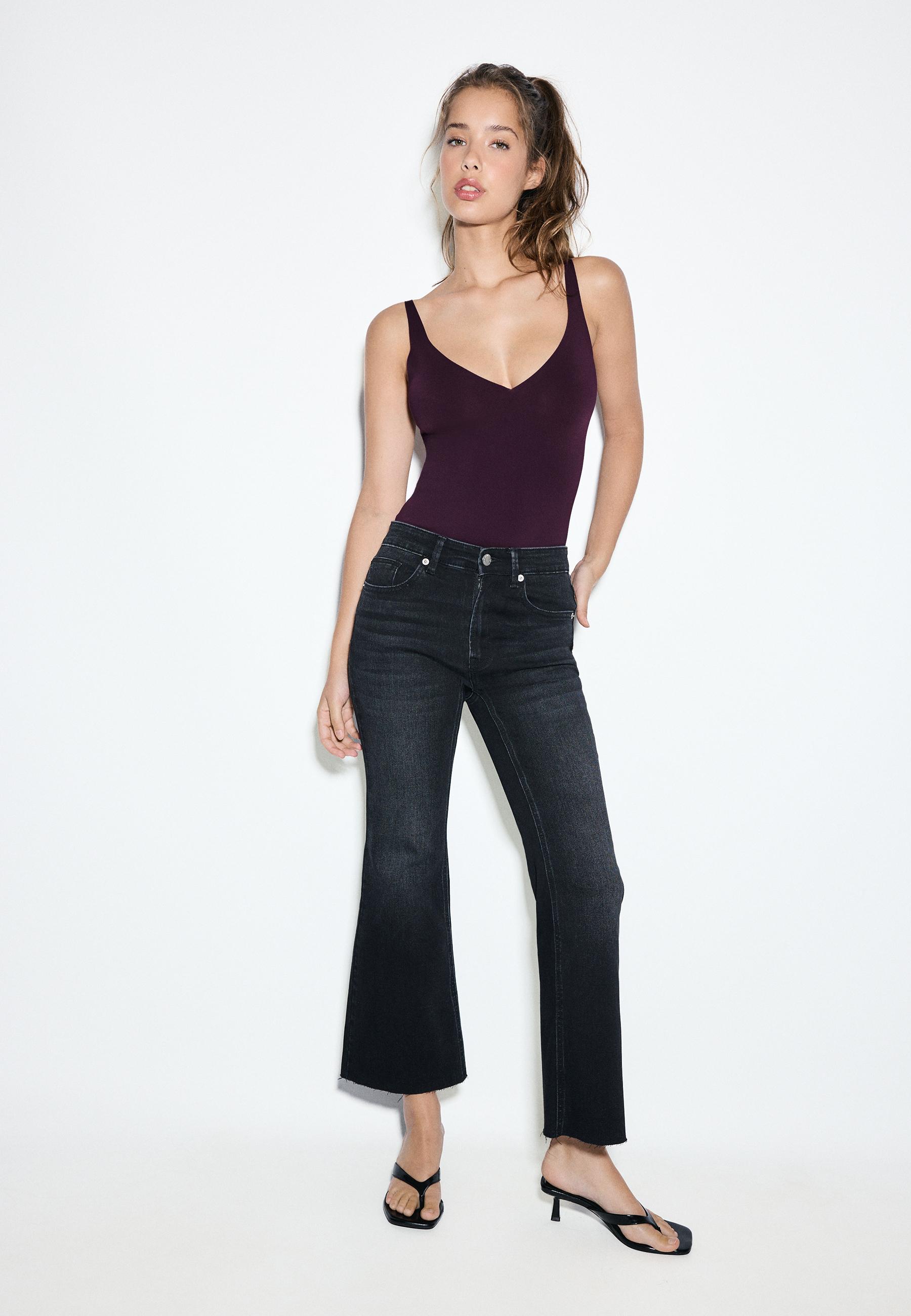 D78 Cropped bell bottom jeans — LIGHT BLEACH