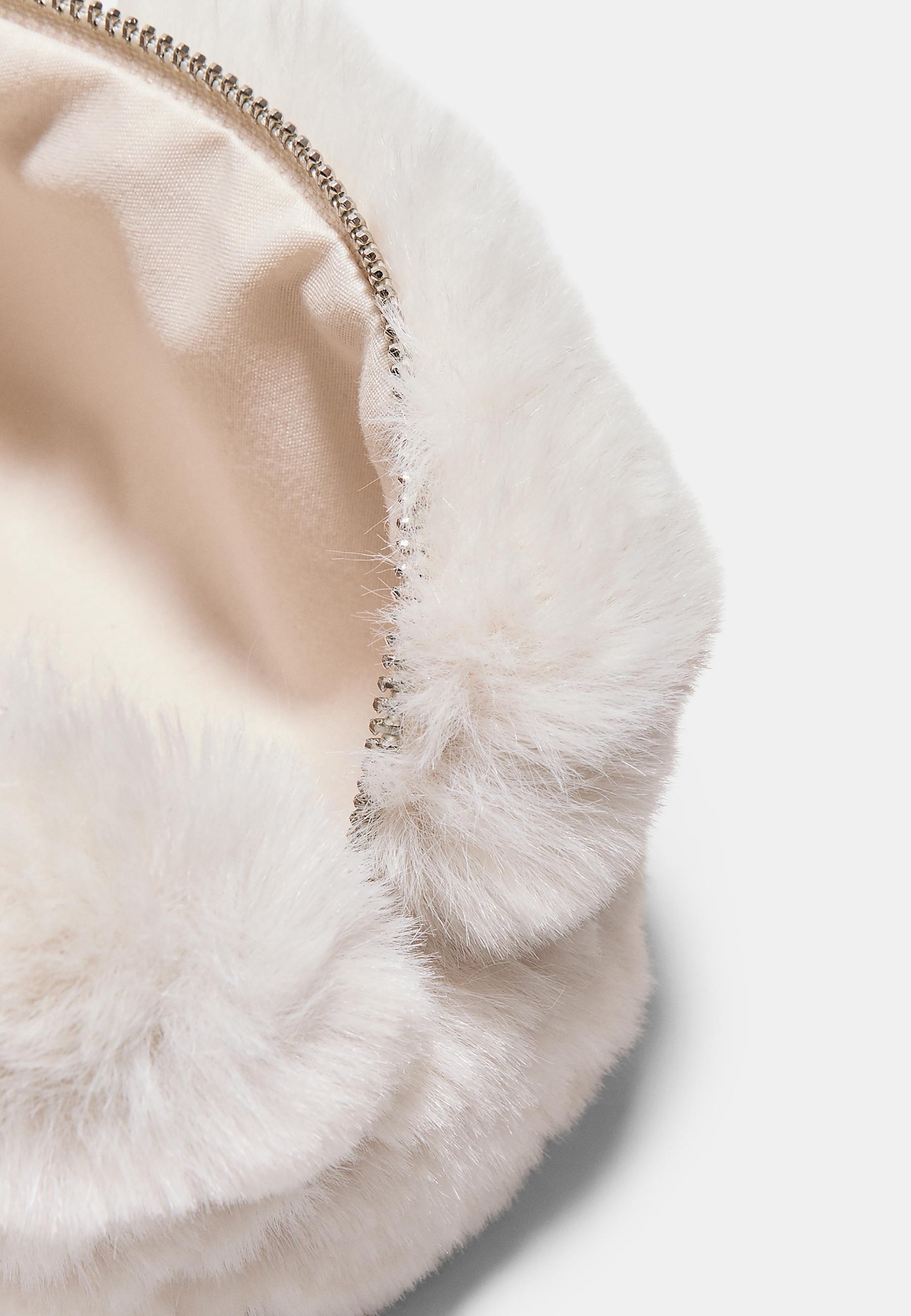 Faux fur toiletry bag - Women's fashion | Stradivarius Luxembourg