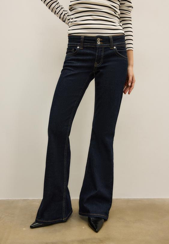 schlaghose-mit-tiefem-bund-und-zwei-knopfen