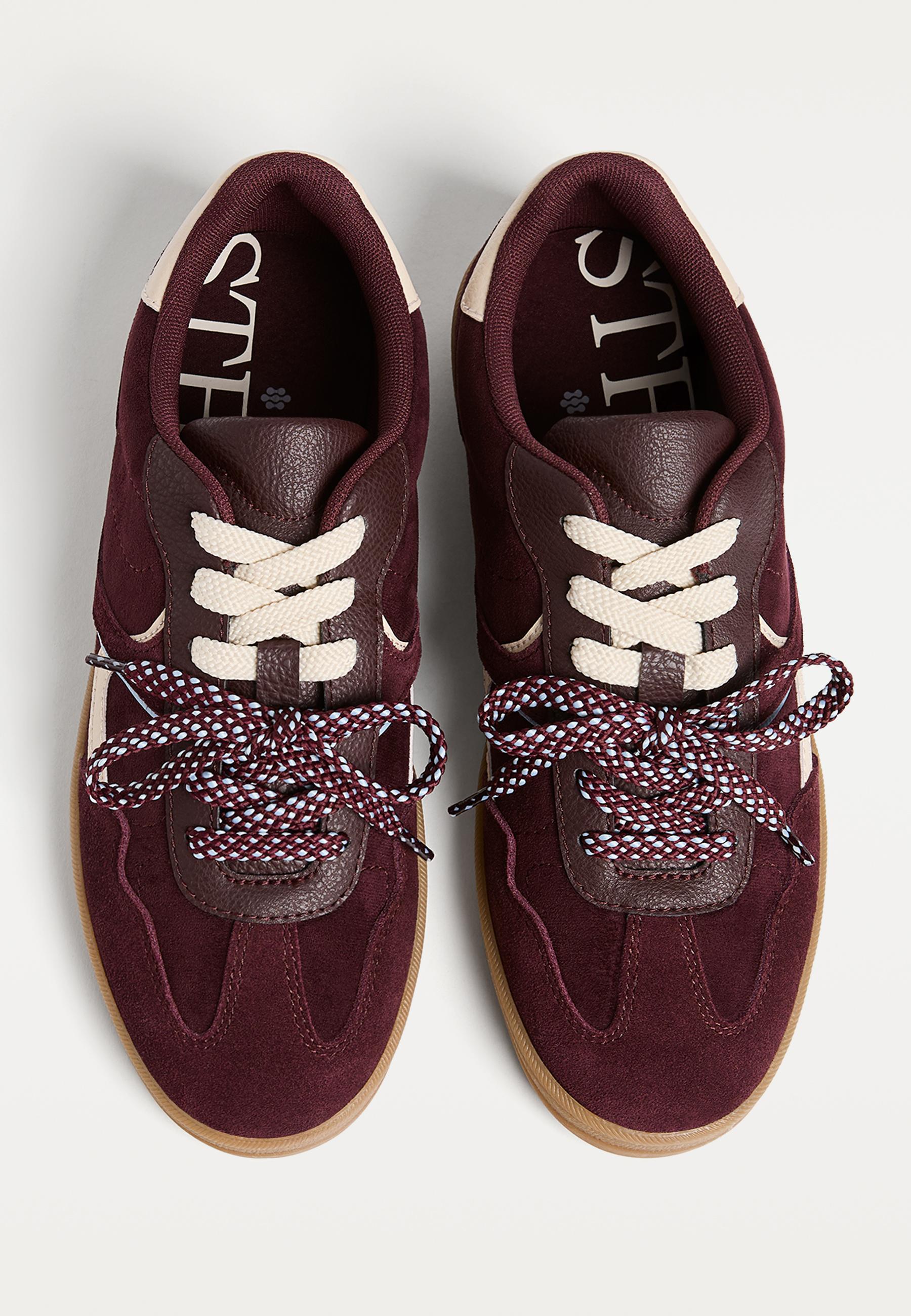 Casual sneakers with double laces — BURGUNDY