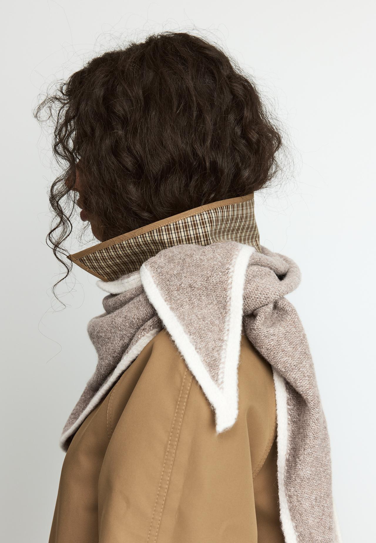 Triangular scarf — Stone
