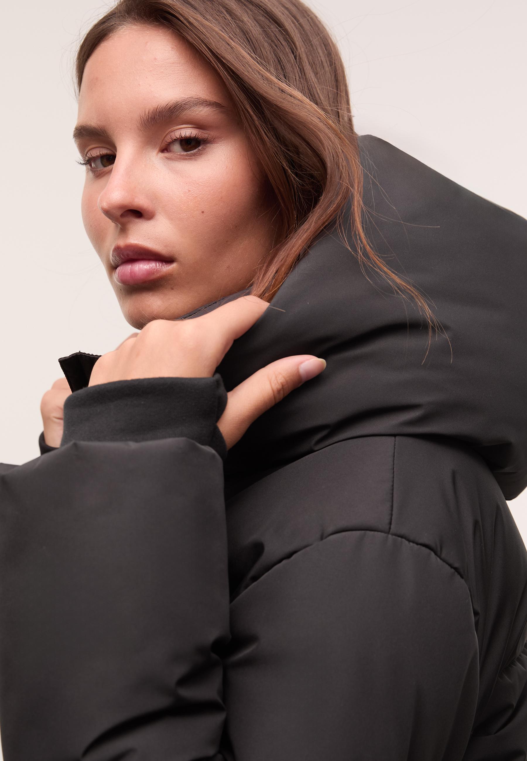 Basic hooded puffer jacket — Black