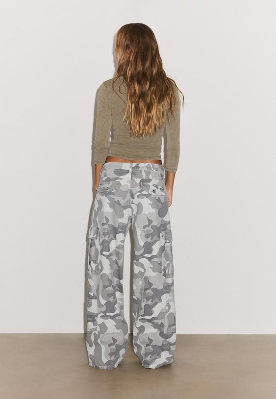 Stradivarius Printed Cargo Trousers Grey 8