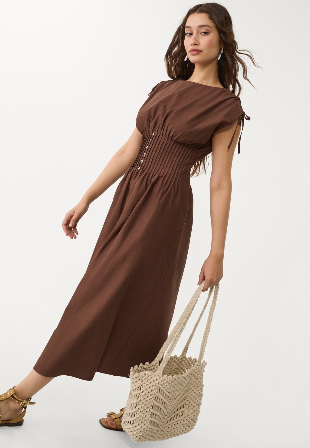 Midi dress with pleats