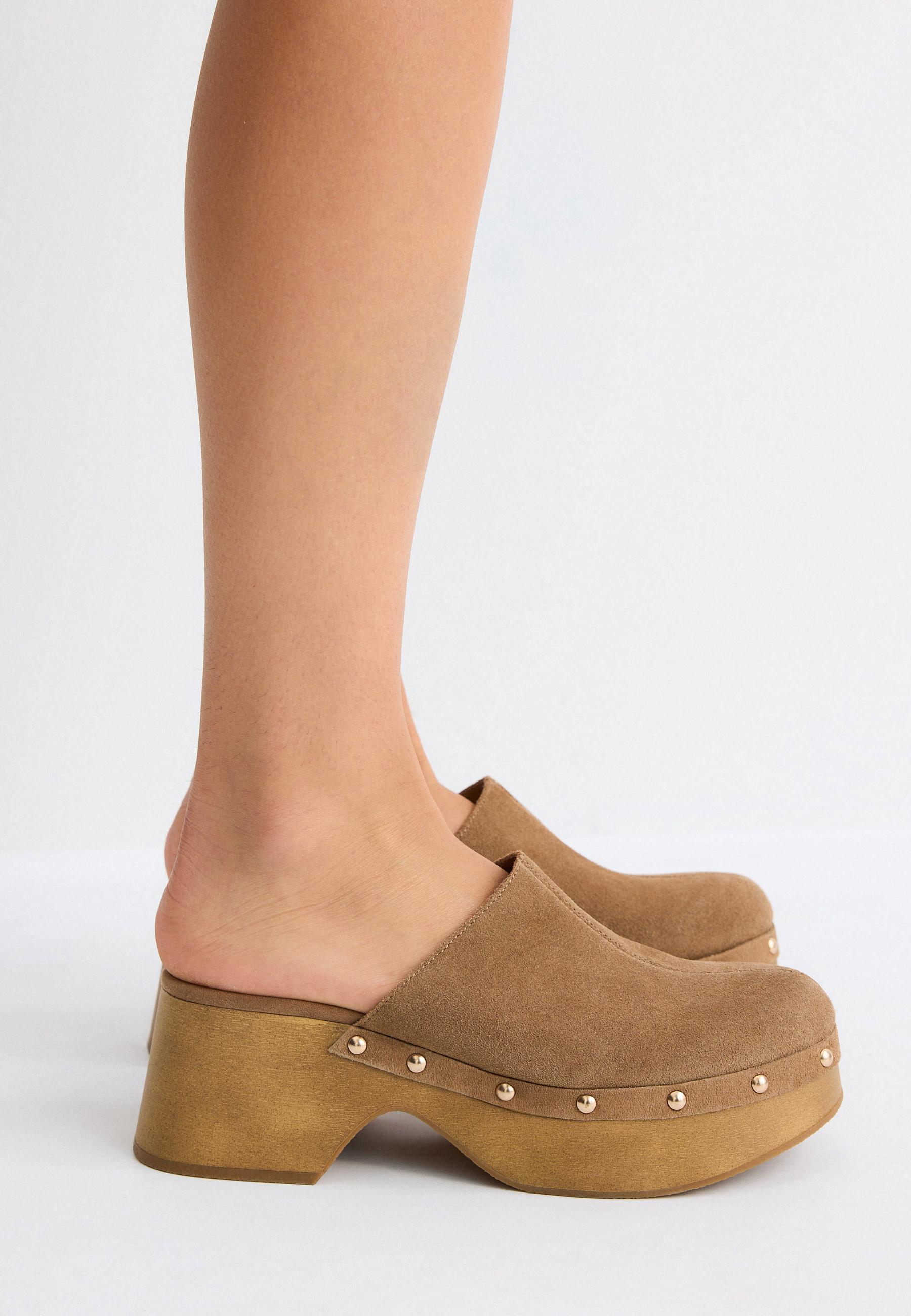 Leather platform clogs — BEIGE
