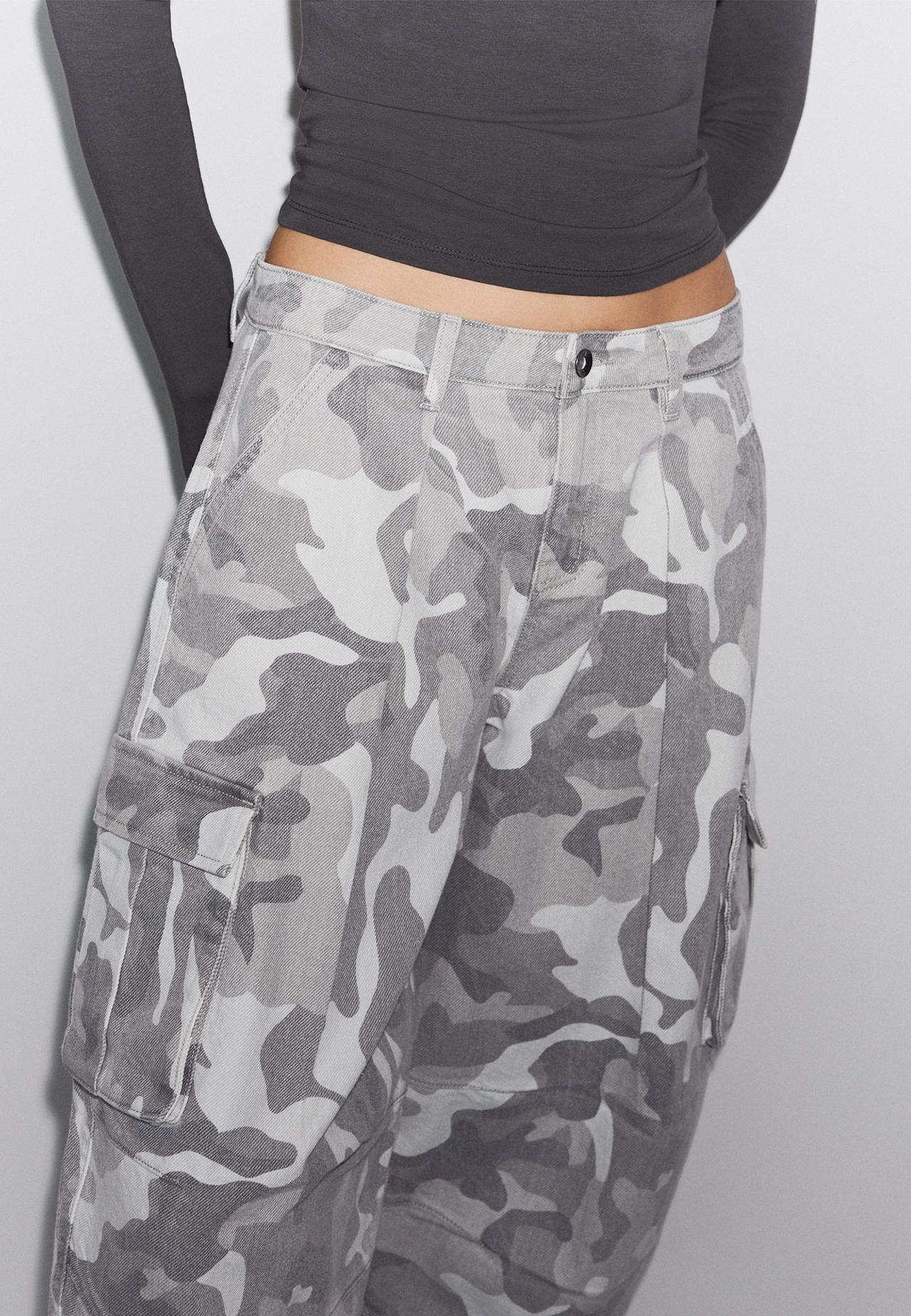 Printed twill Bermuda shorts — Grey