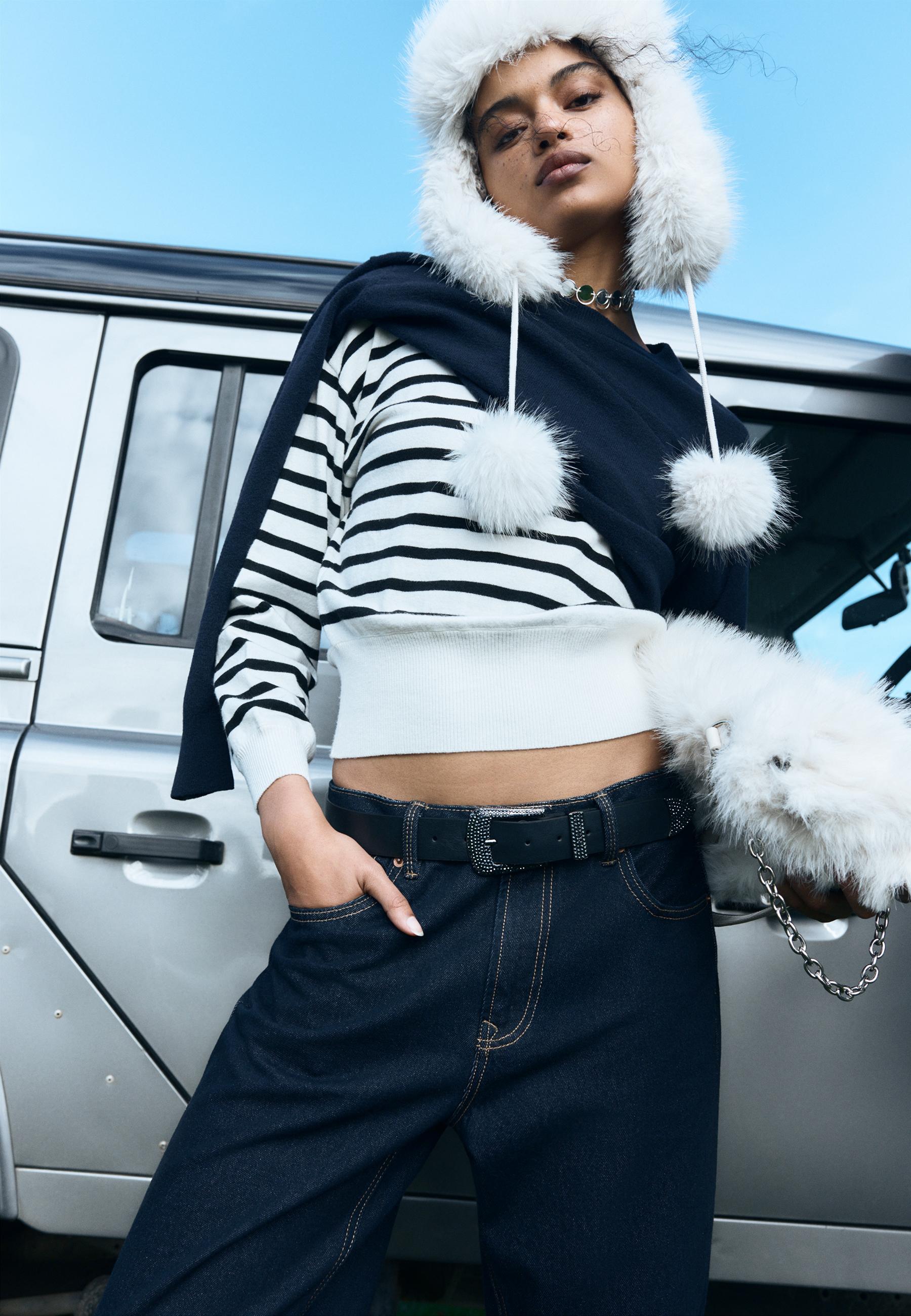 Soft-Touch Basic Knitted Jumper — Navy blue