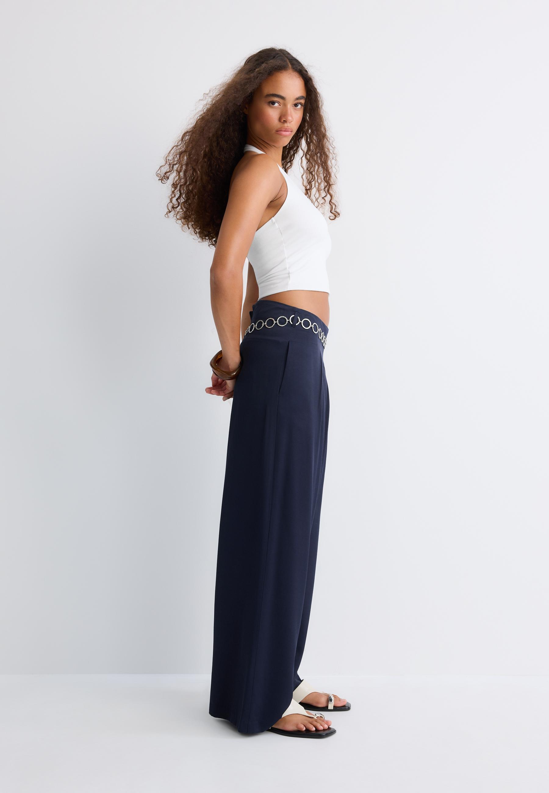 Satin darted trousers with chain belt — Navy blue