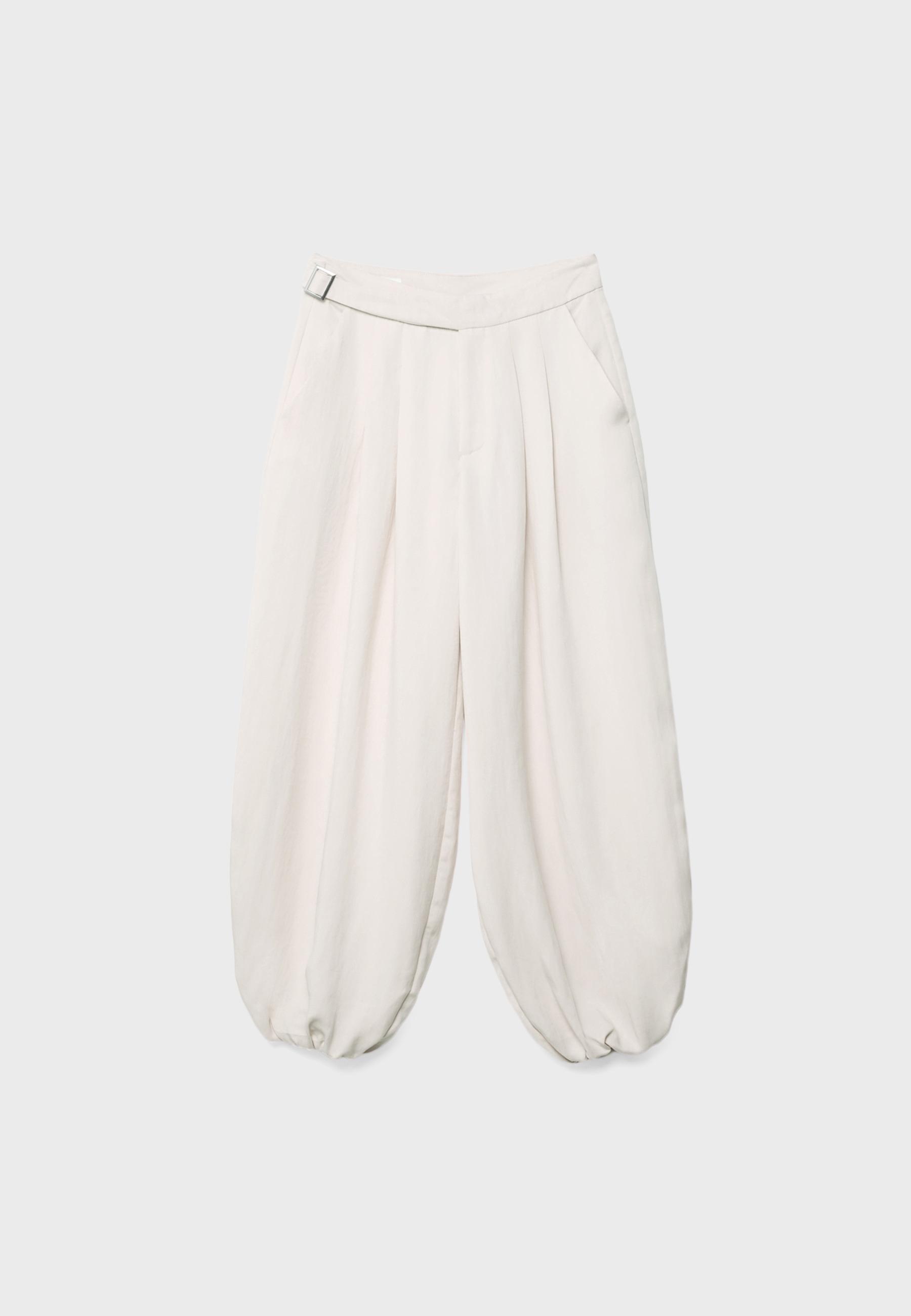 Balloon trousers with buckle — Ecru