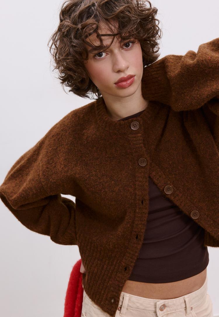 strickjacke-mit-weiten-armeln