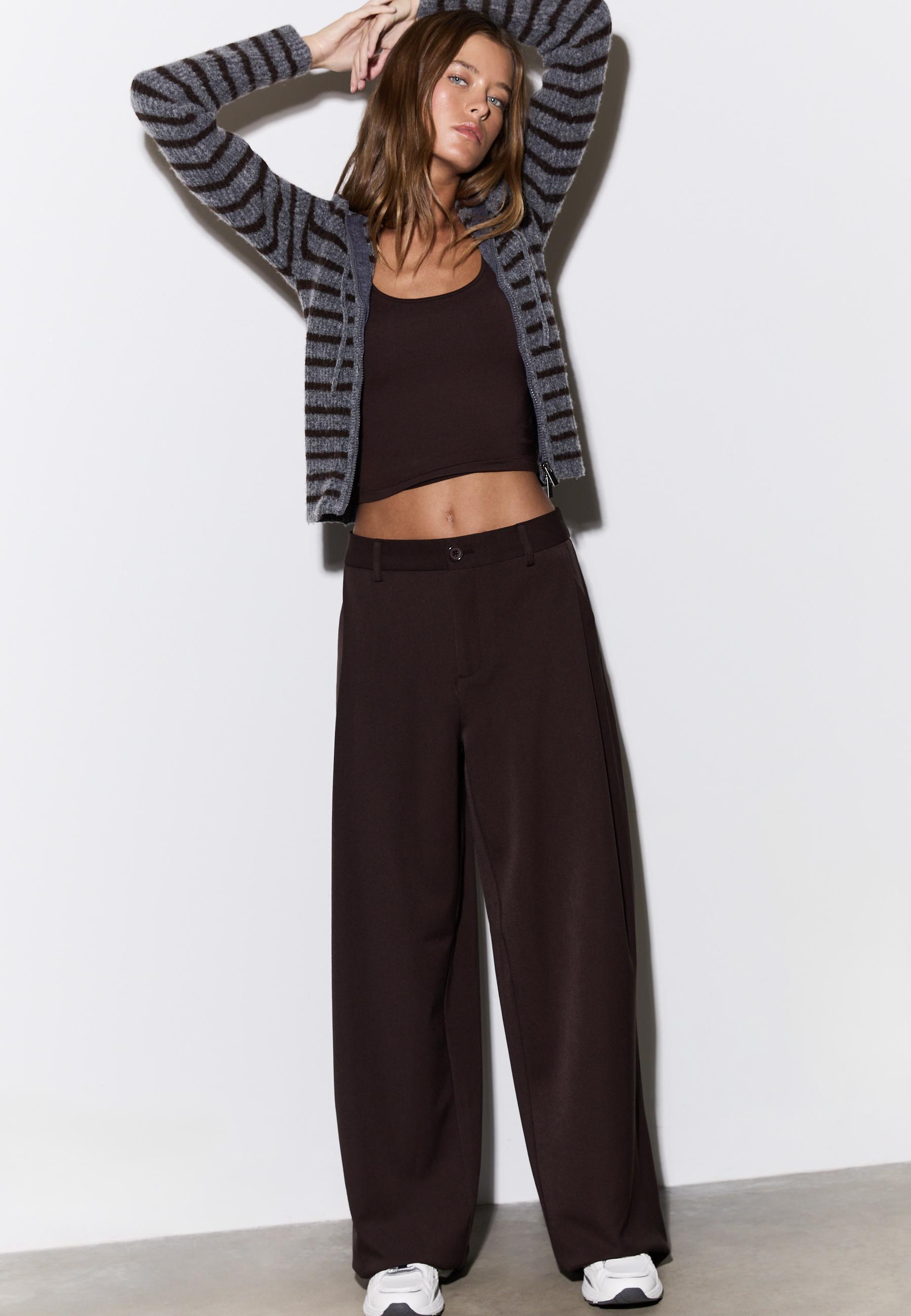 Barrel smart trousers with darts — Brown