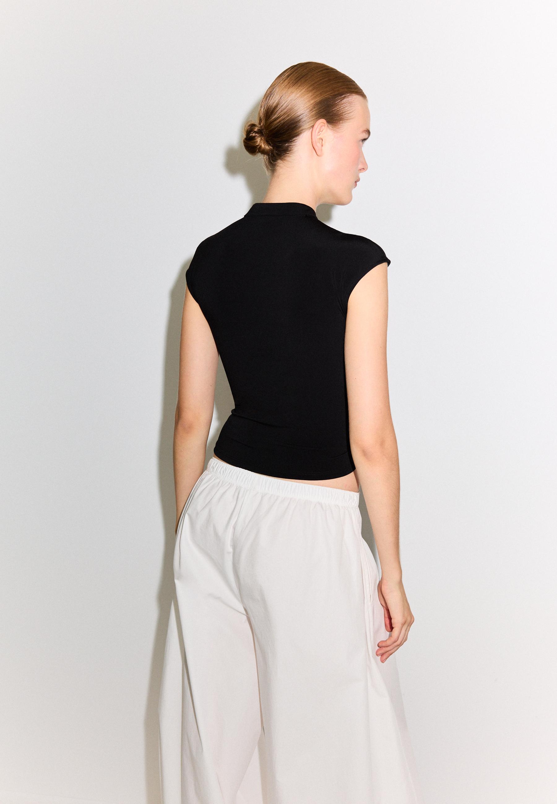Stand collar short sleeve top — Black