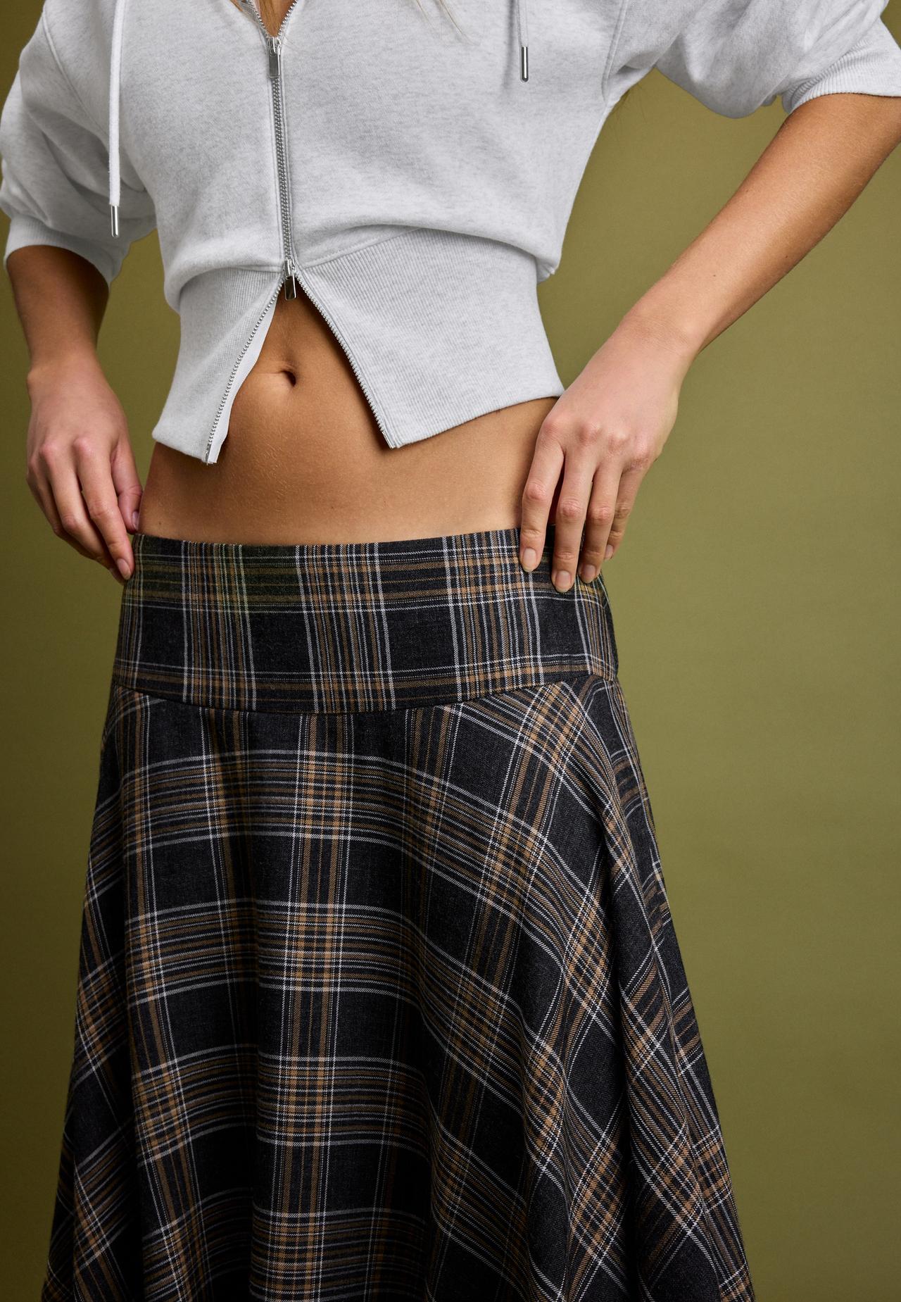 Check midi skirt with pointed hem — Dark grey