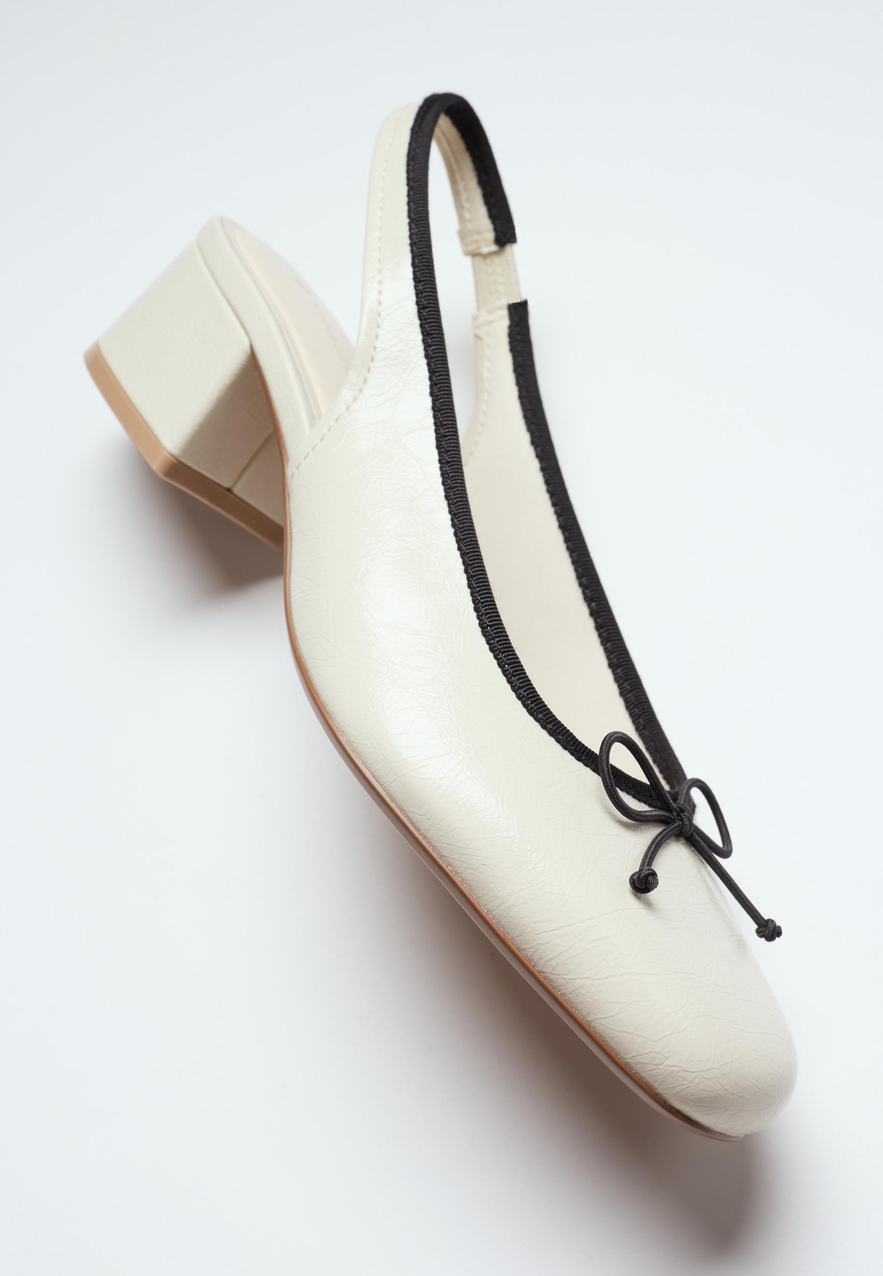 Heeled ballet shoes — ECRU