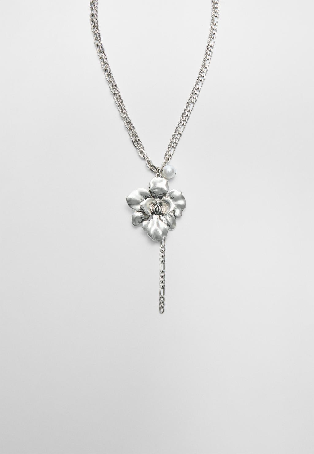 Faux pearl flower charm necklace