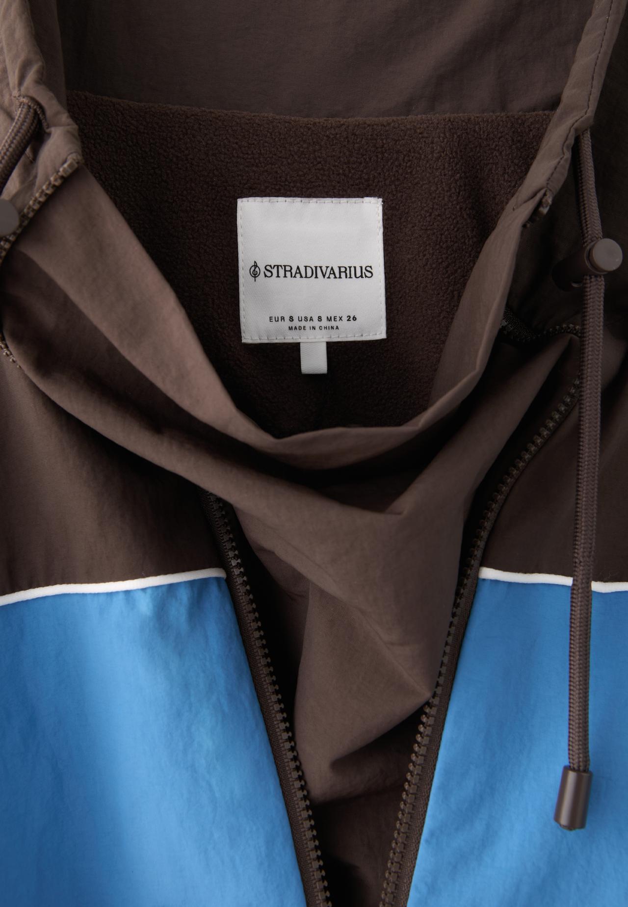 Technical windbreaker with fleece lining — Brown