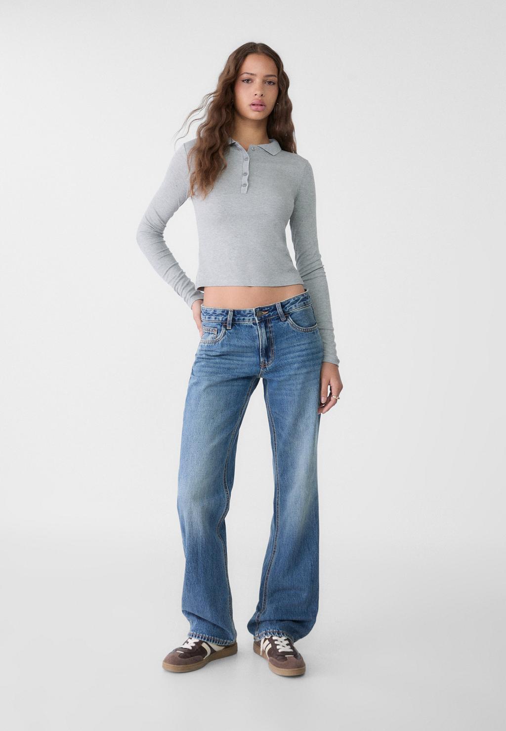 Low-waist straight fit jeans