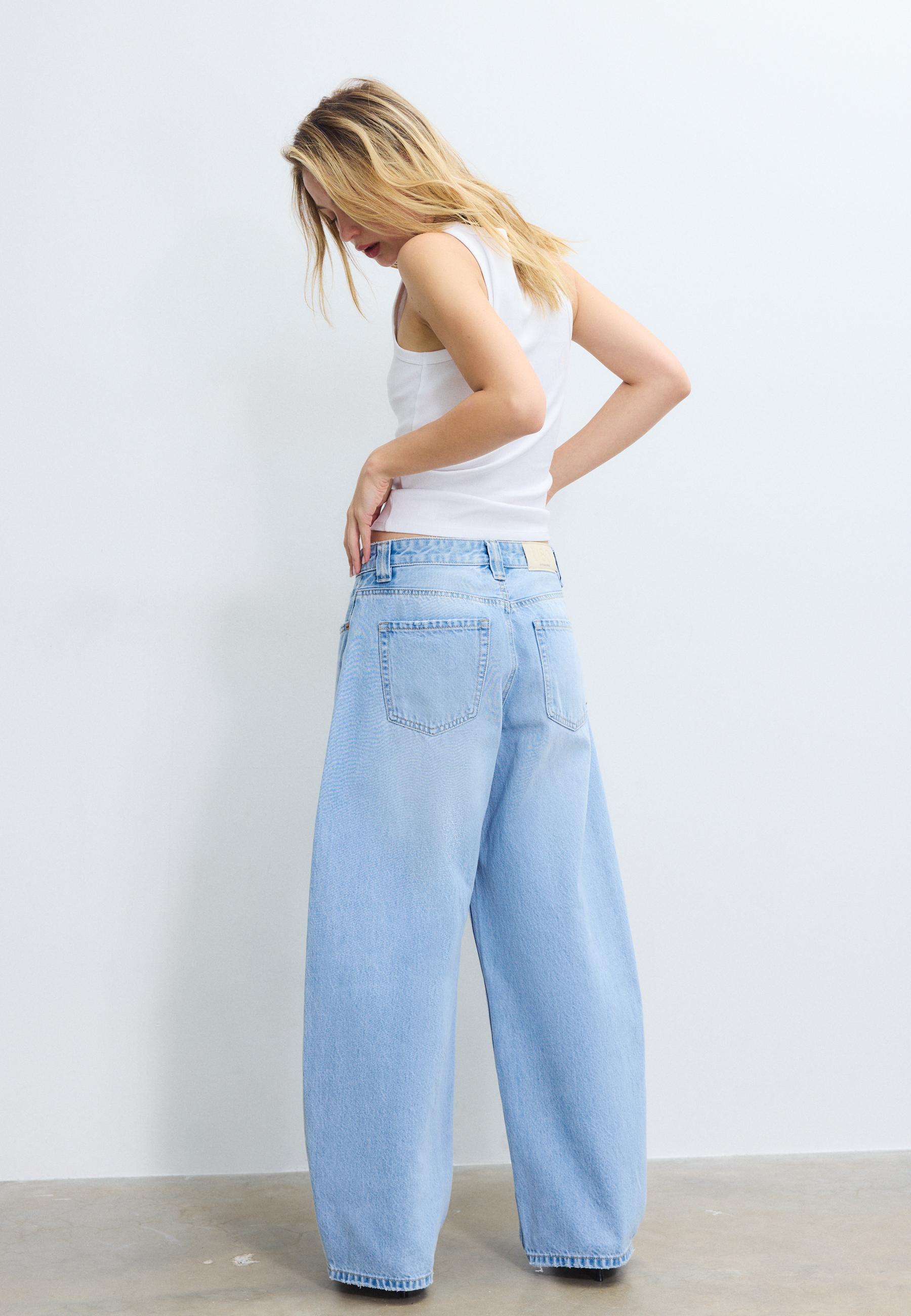 D80 Barrel fit jeans — MEDIUM LIGHT BLUE DENIM