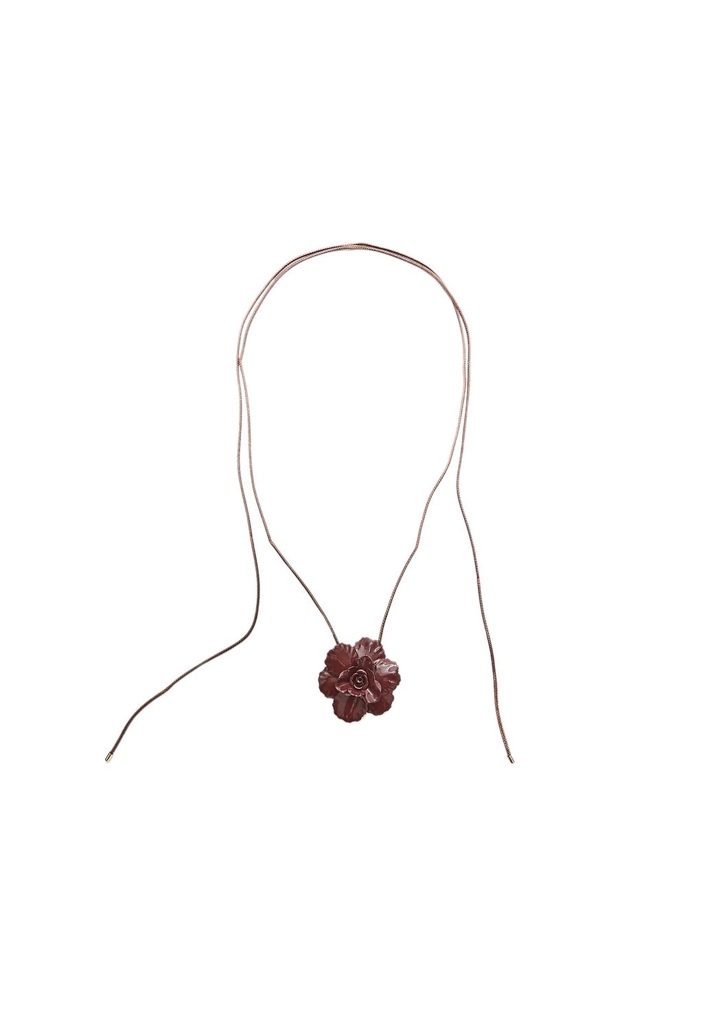 Collar cordón flor metálica