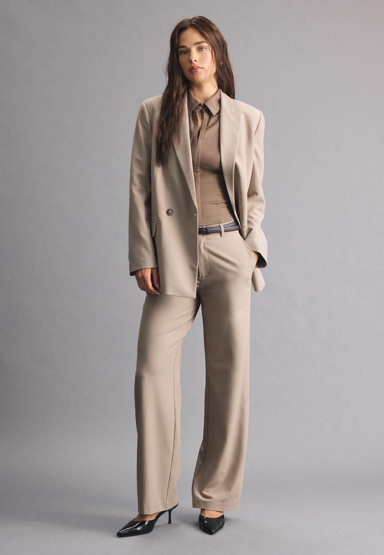gerader-blazer-mit-knopfen