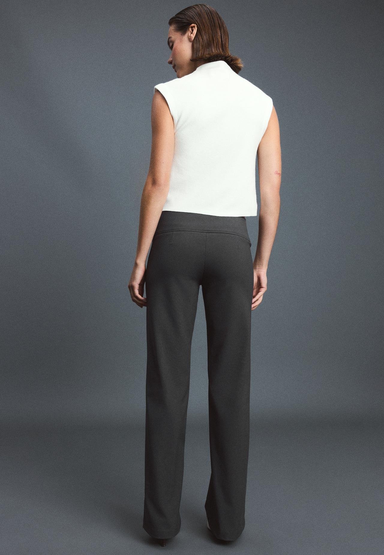 Straight-leg trousers with buckle detail — Grey
